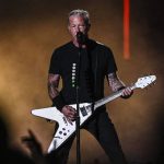 James Hetfield, do Metallica, tocar guitarra rápido é uma tarefa fácil e divertida.