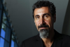 Serj Tankian Regrava “I’m Afraid Of Americans” de David Bowie em Novo Projeto